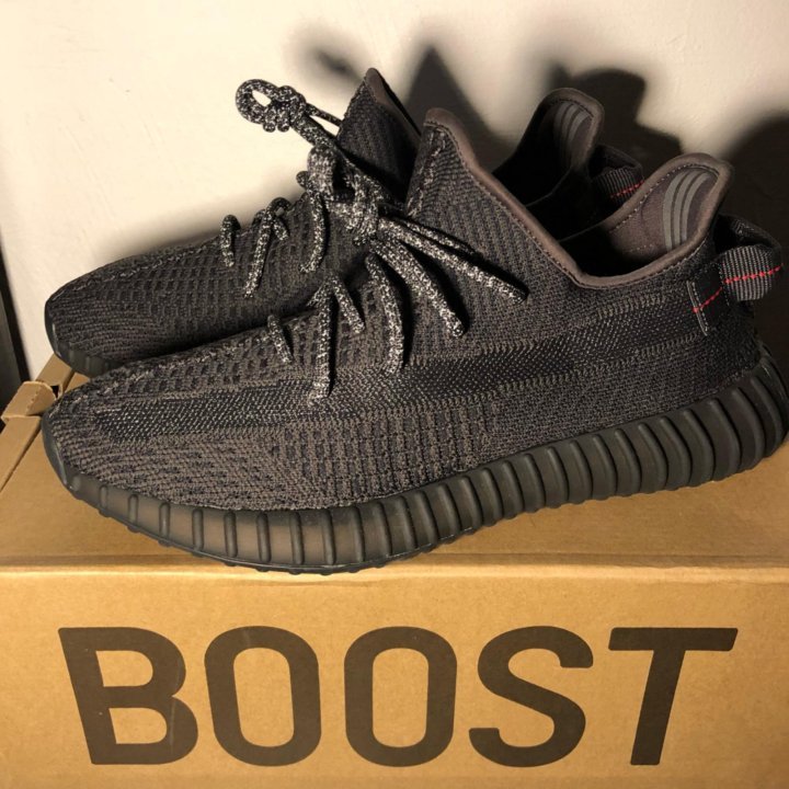 Adidas Yeezy 350 V2 Static Black – Sneaker-ul Care Definește Stilul și Confortul - ShoeResidence