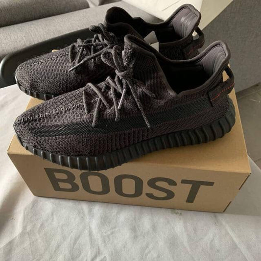 Adidas Yeezy 350 V2 Static Black – Sneaker-ul Perfect pentru Colecționari și Pasionați - ShoeResidence