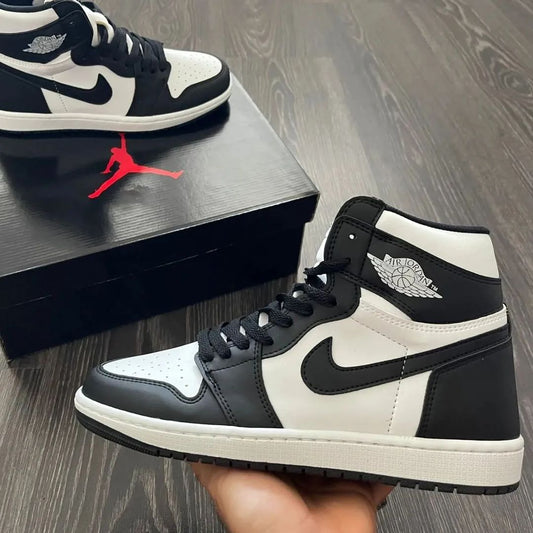 Jordan 1 Panda: Eleganța Monocromă Care Cucerește Străzile - ShoeResidence