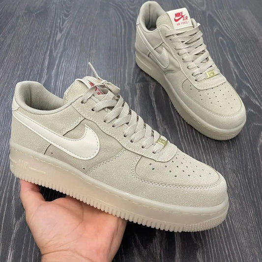 Nike Air Force 1 Bej: Eleganță și Versatilitate într-un Pantof Clasic - ShoeResidence