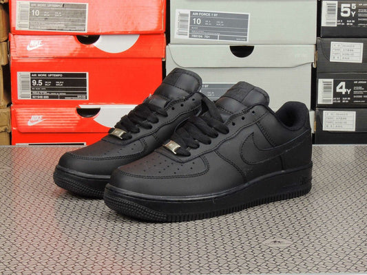 Nike Air Force 1 Black – Simplitatea în Negru, Un Statement Clasic - ShoeResidence