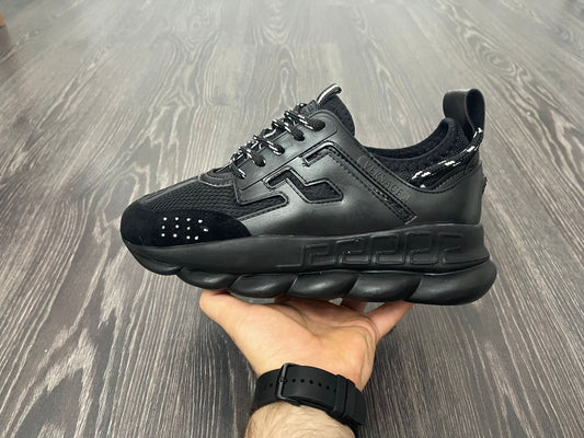 Versace Chain Reaction Black: Sneakers-ul de Lux Perfect pentru Un Look Îndrăzneț - ShoeResidence