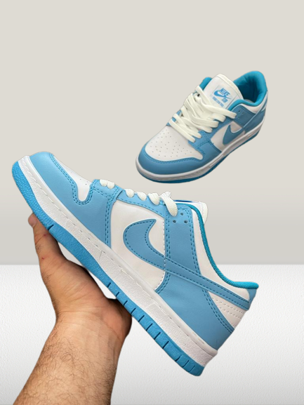 Nike Panda Dunks Low Retro University Blue Albastru Replică Romania Blue Reducere Nou Adidasi Sneakeri Teniși Pantofi Sport Original Autentic Calitate Premium Piele Sintetic Colecție Exclusivă Ediție Limitată Stil Urban Streetwear Fashion Trend Fashion Trendsetter Modă Cumpărare Online Livrare Rapidă Promoție Ofertă Disponibilitate Stoc Magazin Online Comandă Rapidă Trendsetter Chic Glamour Glamorous panda dunks albastru dunks blue nike albastru adidasi nike albastri tenesi albastri tenesi nike blue