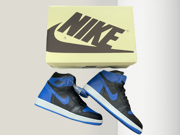 Nike Air Jordan 1 High Retro Royal Blue Albastru Piele replica barbati dama unisex nou ieftin original autentic calitate premium teniși sport ediție limitată colecție exclusivă modele noi trend urban streetwear stil iconic confortabil design retro căutare populară cumpără online livrare rapidă reduceri oferte speciale magazin online promoții vânzare mare brand popular colecție de încălțăminte îndrăgităn