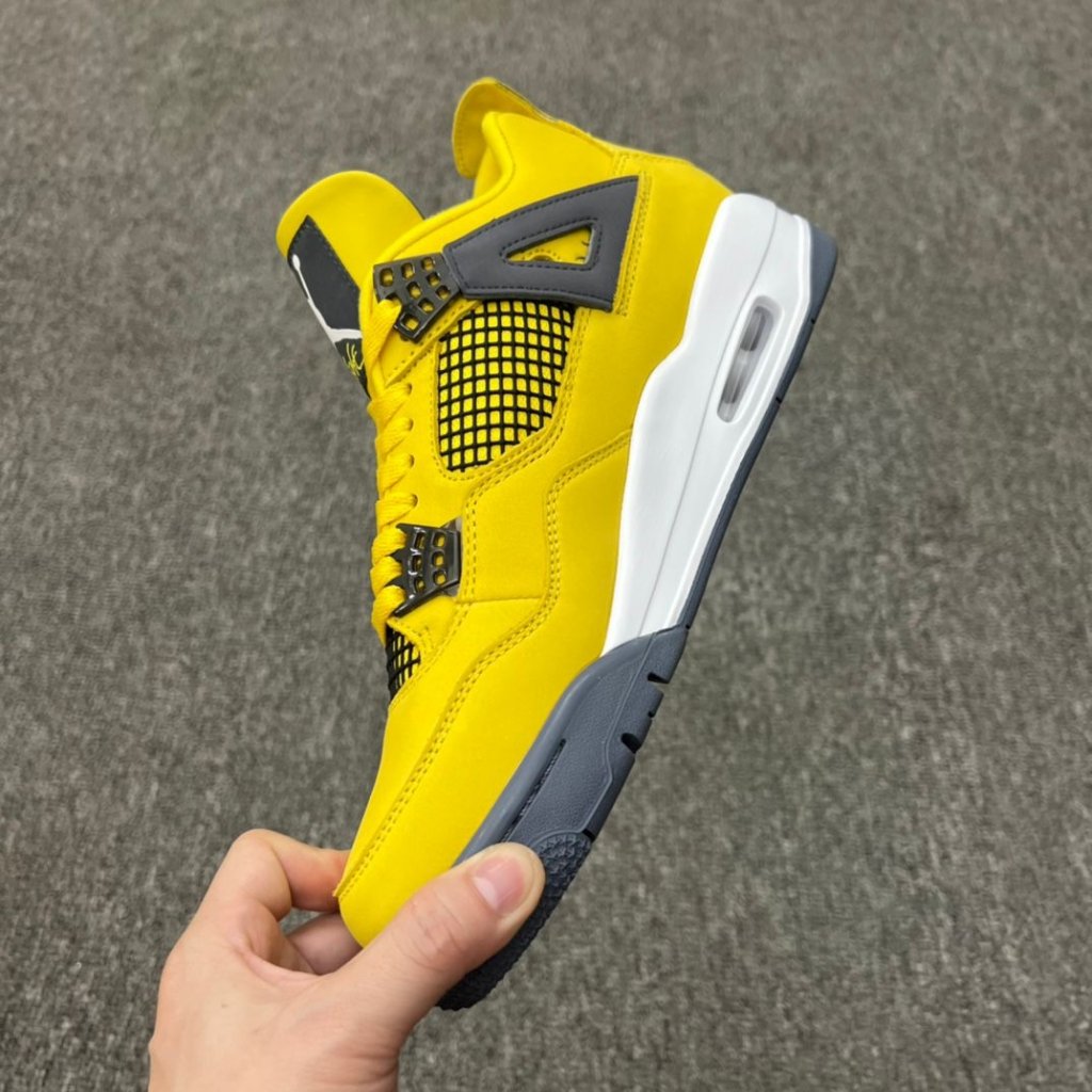 Buy Jordan Retro 4 Lightning in Romania - Exclusive Drops