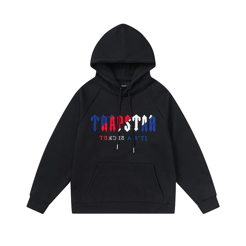Hanoracul din compleul TRAPSTAR