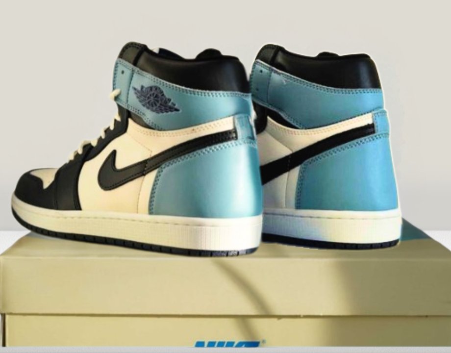 Heel view of Jordan 1 OBSIDIAN high retro shoes