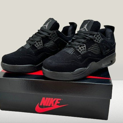 Stylist Jordan 4 Black cat Sneakers