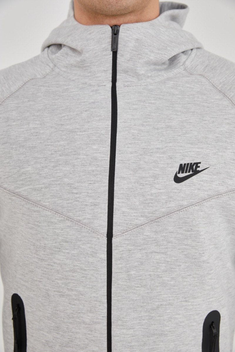Tech Fleece gri cu logo-ul Nike