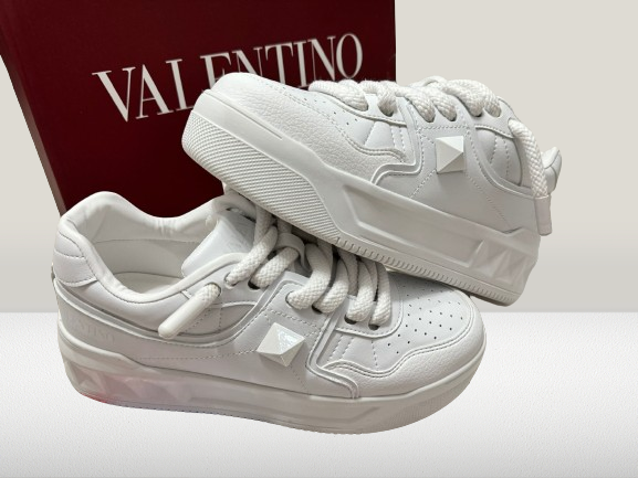 VALENTINO GARAVANNI PANTOF ADIDAS CASUAL ALB NEGRU WHIITE ALB PIELE NOU DE VANZARE REDUCERE OFERTA ROPE LACES SHOES TENES SNEAKER OLX SHOERESIDENCE SHOE RESIDENCE REPLICA VALENTINO GARAVANNI PANTOFALENTINO GARAVANNI PANTOF ADIDAS CASUAL ALB NEGRU WHIITE ALB PIELE NOU DE Valentino Garavani, Pantof, Adidas, Casual, Alb, Negru, Sneakers, Incaltaminte, Sport, Fashion, Streetwear, Moda, Stil Urban, Comod, Original, Autentic, Calitate, Premium, Design Exclusiv, Colectie Noua, Trend, Fashion Trendsetter