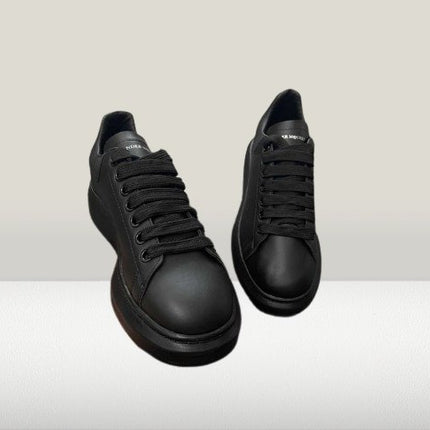 Alexnader Mcqueen Negru - Complet [REDUCERE] - ShoeResidencePantof Alexander Mcuqeen negru complet full black culoare inchisa imitatie piele nou barbati femei dama copi copii copiii de vanzare reducere oferta PANTOF Alexander Mcqueen Piele Alb cu Negru Shoeresidence nou dama barbati replica reps fake adidasi ieftini la reducere oferta de vazanre google produs nouy turcia olx PANTOF Alexander Mcqueen Piele Alb cu Negru Shoeresidence nou dama barbati replica reps fake adidasi ieftini la reducere o