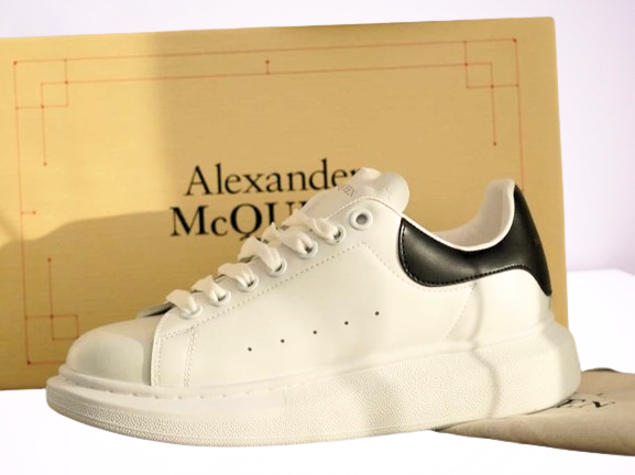 Alexander McQueen, Adidași Alexander McQueen, Pantofi Alexander McQueen, Teniși Alexander McQueen, Sneakers Alexander McQueen, White Alexander McQueen, Alexander McQueen Albi, Alexander McQueen Design, Alexander McQueen Fashion, Alexander McQueen Trendsetter, Alexander McQueen Lux, Alexander McQueen Premium, Alexander McQueen Stil, adidasi mcqueen, mcqueen alb alexannder mcqueen pantofi pantofi sport alexander mcqueen alb