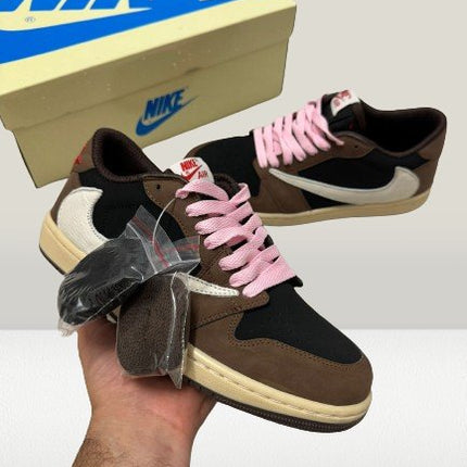 Dunks Low Reverse - Travis [REDUCERE] - ShoeResidenceDunk Reverse Travis, Nike Dunk Reverse Travis, Nike, Dunk, Reverse Travis, Maro, Dunk Maro, Dunk Reverse Travis, Dunk la reducere, Dunk România, Dunk ieftini, Dunk de vânzare, Dunk bărbați, Dunk femei, Dunk damă, Dunk Reverse Travis România, Dunk modele, Dunk drip, Dunk la modă, adidași Dunk, adidași bărbați Dunk, adidași Dunk copii, Dunk Reverse Travis Maro, Nike Dunk Reverse Travis, Dunk Reduceri, Nike Dunk Reverse Travis România, Dunk iefti