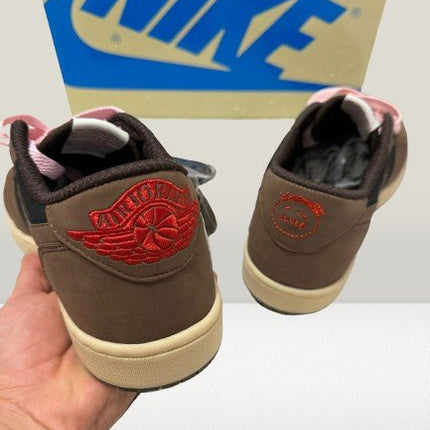 Dunks Low Reverse - Travis [REDUCERE] - ShoeResidenceDunk Reverse Travis, Nike Dunk Reverse Travis, Nike, Dunk, Reverse Travis, Maro, Dunk Maro, Dunk Reverse Travis, Dunk la reducere, Dunk România, Dunk ieftini, Dunk de vânzare, Dunk bărbați, Dunk femei, Dunk damă, Dunk Reverse Travis România, Dunk modele, Dunk drip, Dunk la modă, adidași Dunk, adidași bărbați Dunk, adidași Dunk copii, Dunk Reverse Travis Maro, Nike Dunk Reverse Travis, Dunk Reduceri, Nike Dunk Reverse Travis România, Dunk iefti