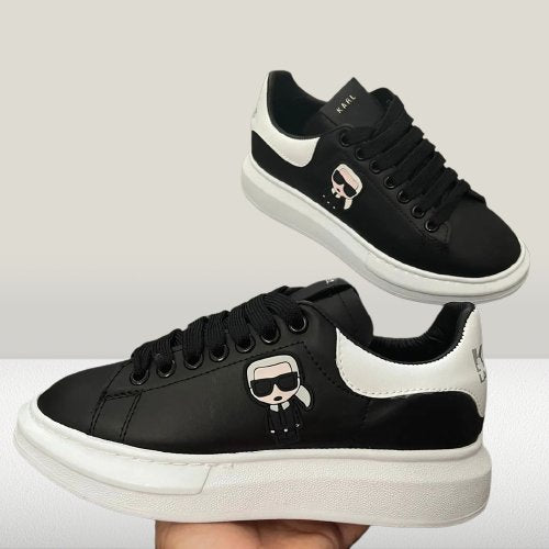 Karl Lagerfeld Negru & Alb [NOU] - ShoeResidencekARL LAGERFELD NEGRU ALB BARBATI FEMEI UNISEX NEGRU PIELE NOU SILICON TURCIA CHINA REPLICA REDUCERE OFERTA PANTOFI ALB ALBI TENES ADIDASI Karl Lagerfeld Alb Barbați Femei Unisex Pantofi Încălțăminte Sneakeri Silicon Turcia China Replica Reducere Promoție Ofertă Cumpărare Online Nou Original Autentic Calitate Premium Piele Sintetic Vară Iarnă Stil Modă Trend Urban Elegant Comod Luxury Designer Brand Fashion Designer Accesorii Eleganță Colecție Exclu