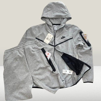 Tech Fleece Gri Model - 2023 [SET COMPLET] - ShoeResidenceTrening Nike Tech Fleece Gri compleu complet set hanorac si pantalon s m l xl xxl nou dama barbati drip unisex copii copiii copi replica nou olc grey reps romania bumbac 2024 de vanzare haine nike vara iarna tomna primavara trening barbati gri nike tech trening trening gri trening nike tech gri hanorac nike tech gri pantalon gri nike pantaloni nike tech gri grey trening barbati trening sport nike gri trening fleece fleece gri compleu gri 