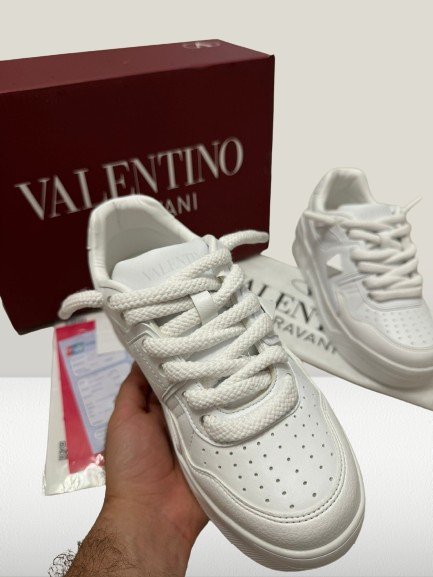 Valentino Garavani Full - White [LA OFERTĂ] - ShoeResidenceVALENTINO GARAVANNI PANTOF ADIDAS CASUAL ALB NEGRU WHIITE ALB PIELE NOU DE VANZARE REDUCERE OFERTA ROPE LACES SHOES TENES SNEAKER OLX SHOERESIDENCE SHOE RESIDENCE REPLICA VALENTINO GARAVANNI PANTOFALENTINO GARAVANNI PANTOF ADIDAS CASUAL ALB NEGRU WHIITE ALB PIELE NOU DE Valentino Garavani, Pantof, Adidas, Casual, Alb, Negru, Sneakers, Incaltaminte, Sport, Fashion, Streetwear, Moda, Stil Urban, Comod, Original, Autentic, Calitate, Premium