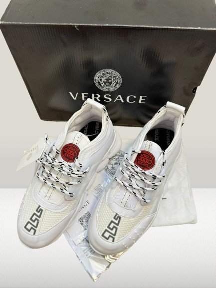 Versace Chain - Reaction ALB [FULL - BOX] - ShoeResidenceVersace Chain Reaction Alb, Versace Sneakers, Versace Pantof Nou, Versace Adidas, VERSACE Unisex, Adulti, Barbati, Dama, Copii, Versace Fashion, Versace Trend, Versace Design, Versace Casual, Versace Collection, ADIDASI VERSACE, VERSACE ALB, VERSACE CHAIN REACTION ALB, ADIDASI ALBI, VERSACE TURCIA, VERSACE CHAIN REACTION ROMANIA, VERSACE ALB, ADIDASI VERSACE BARBATI, VERSACE DAMA, ADIDASI VERSACE DAMA , ADIDASI VERSACE ALB, ADIDASI VERSACE