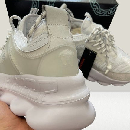 Versace Chain - Reaction Alb PIELE NATURALĂ [FULL - BOX + ACCESORII] - ShoeResidenceVersace Chain Reaction alb, adidași Versace Chain Reaction albi, Versace Chain Reaction de vânzare, Versace Chain Reaction originali, Versace Chain Reaction online, cumpără Versace Chain Reaction alb, pantofi sport Versace Chain Reaction alb, VeVersace36